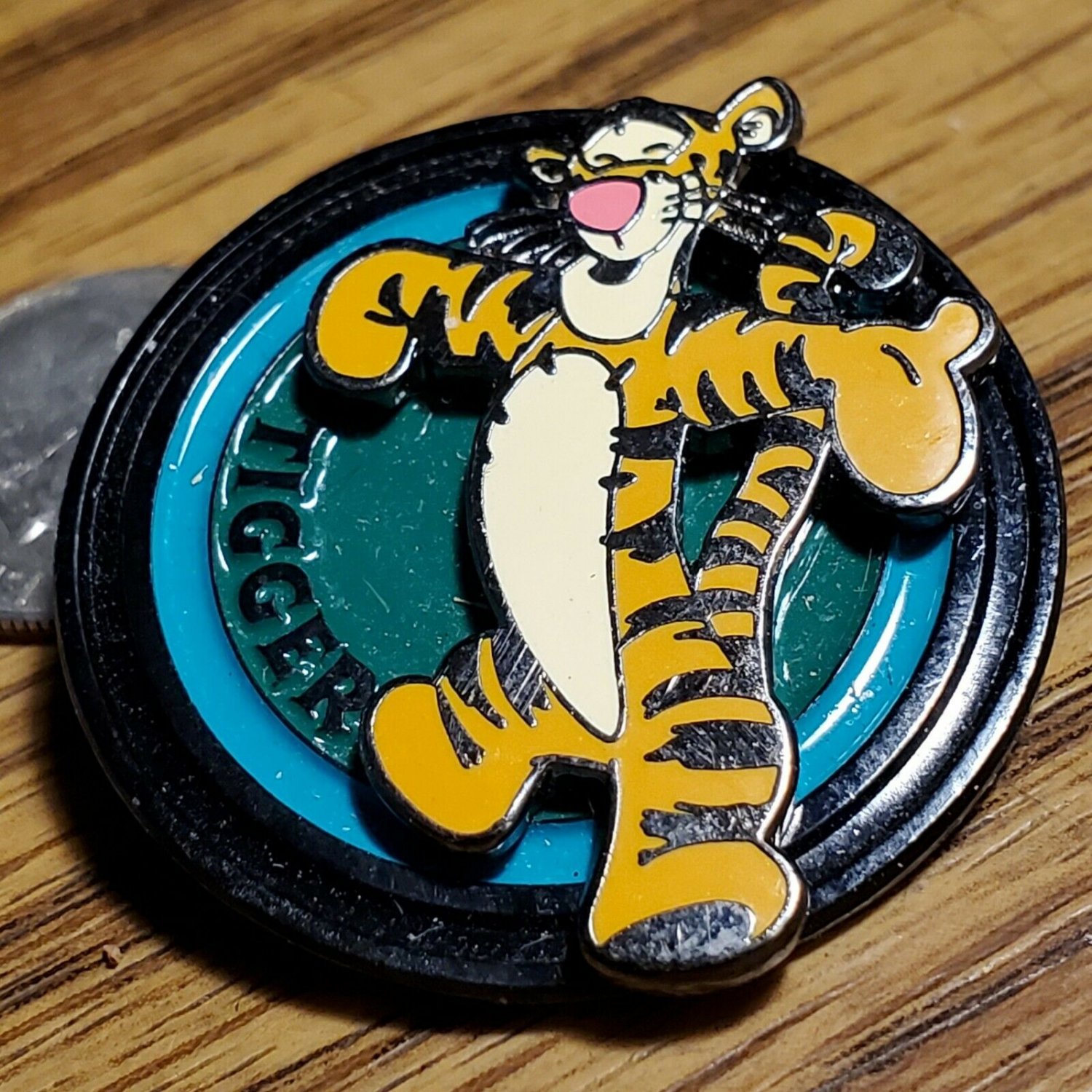 Tigger Hopping on green  Disk arms open Winnie the Pooh Tiger  Disney pin R3