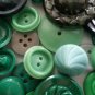 Lot 100 Mixed Assorted GREEN Vintage & New Buttons Perfect For Crafts Bulk