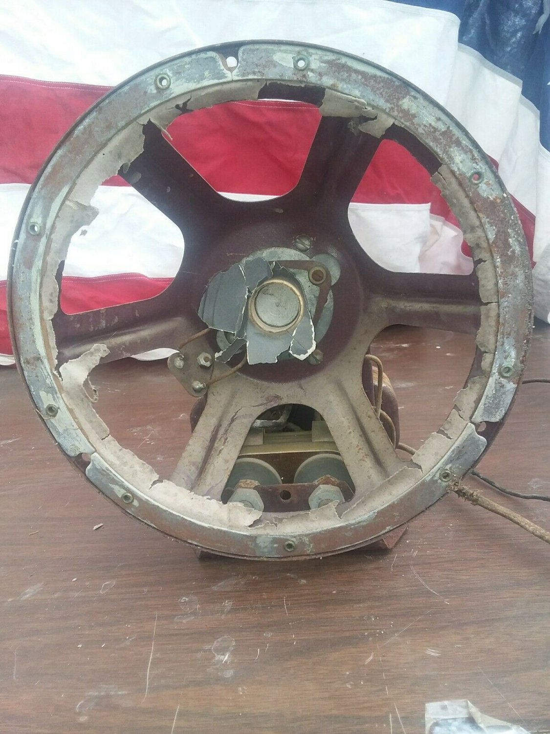 vintage* nonlabeled speaker