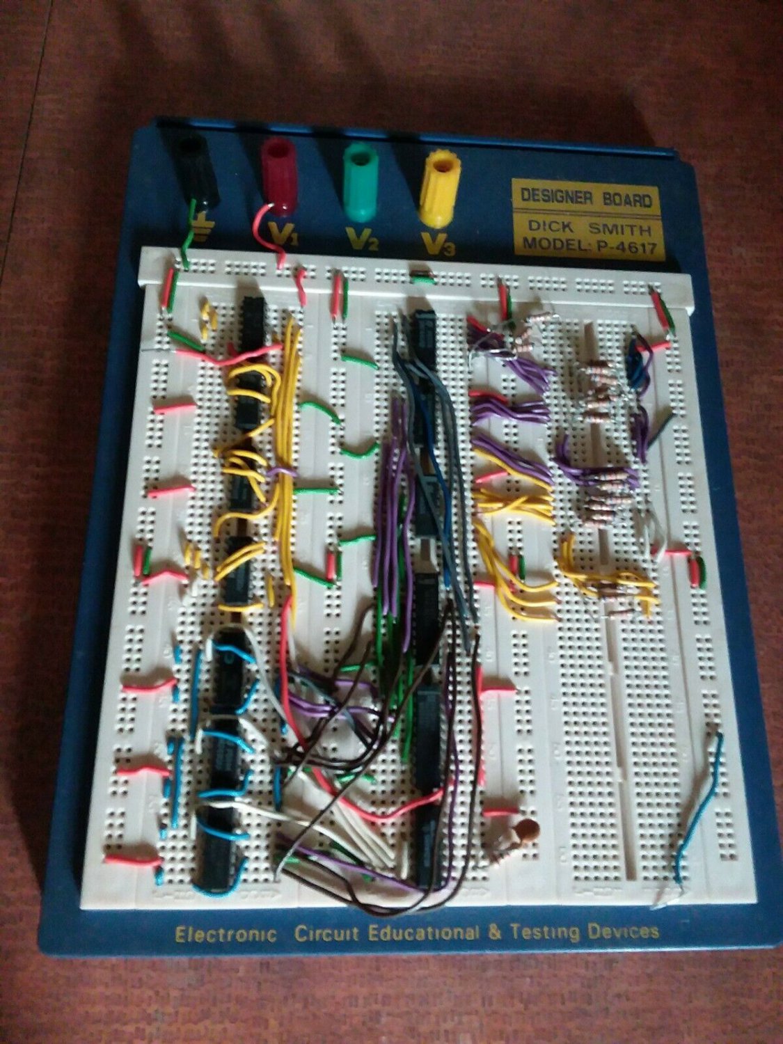 Dick Smith P-4617 Test Point Electronic Design Solderless Circuit Bread Board