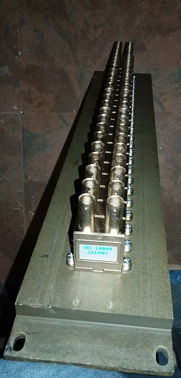 TRUMPETER 2HE VIDEO-PATCH PANEL 2x24 48" ca.18 31/32in TELEPHONES 14949 & switch
