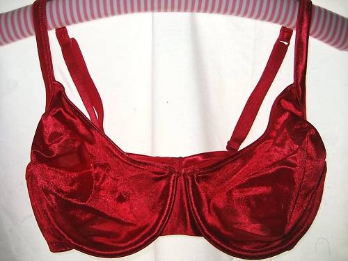 NEW VICTORIA SECRET SILKY SMOOTH SATIN SEXY BRA 36D