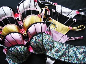 HOT SEXY VICTORIA SECRET PADDED PUSH UP BRA THONG LOT