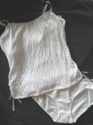 NEW TOMMY HILFIGER RUCHED WHITE CAMI PANTY SET LOT M