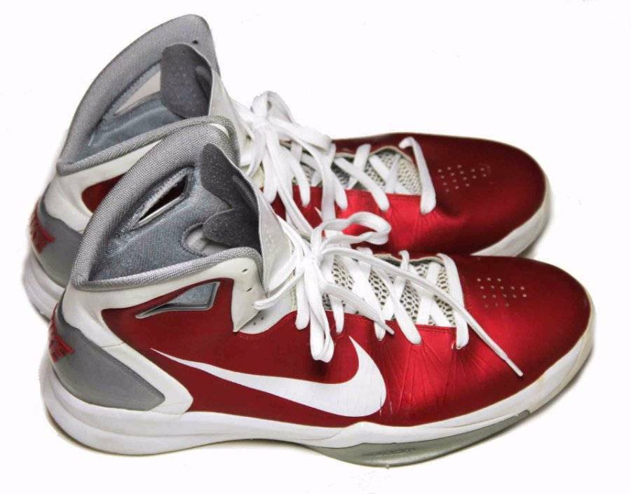 Рейтинг кроссовок 2023. Nike Hyperdunk 2010. Nike Hyperdunk 17. Nike Basketball Shoes 1995-2002. Кроссовки Hyperdunk 2010.