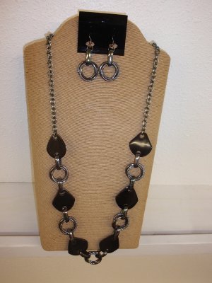 Gun Metal  Tear Drop Shell Necklace Earring Set 28"