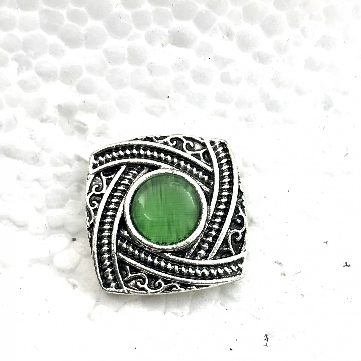 Snap 20mm green crystals