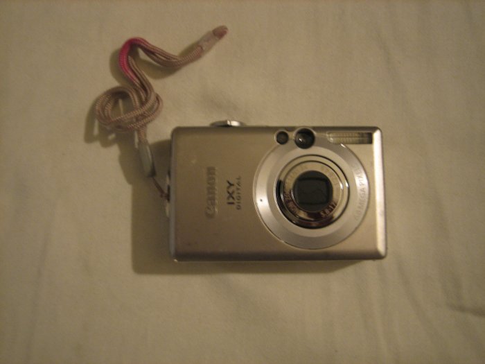 Canon IXY Digital 70 / IXUS 60 / SD 600 Digital Camera 3x Optical Zoom