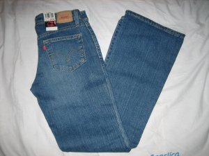 Brand New Levis 518 Juniors Size 3 Med Boot Cut Low Rise Slim