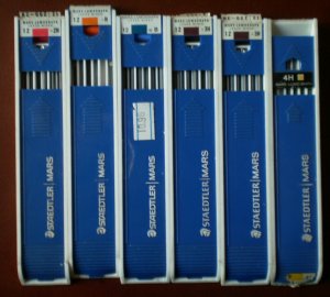 Staedtler Mars Lumograph Lead 4H 3H 2H B Vintage Lot Plastic Box