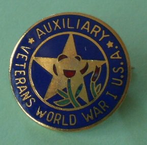 Veterans World War 1 Pin Auxiliary Goldtone Metal