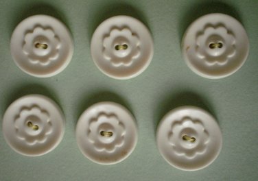 Plastic Buttons Flower White Lot 6 3/4in Round 2-hole