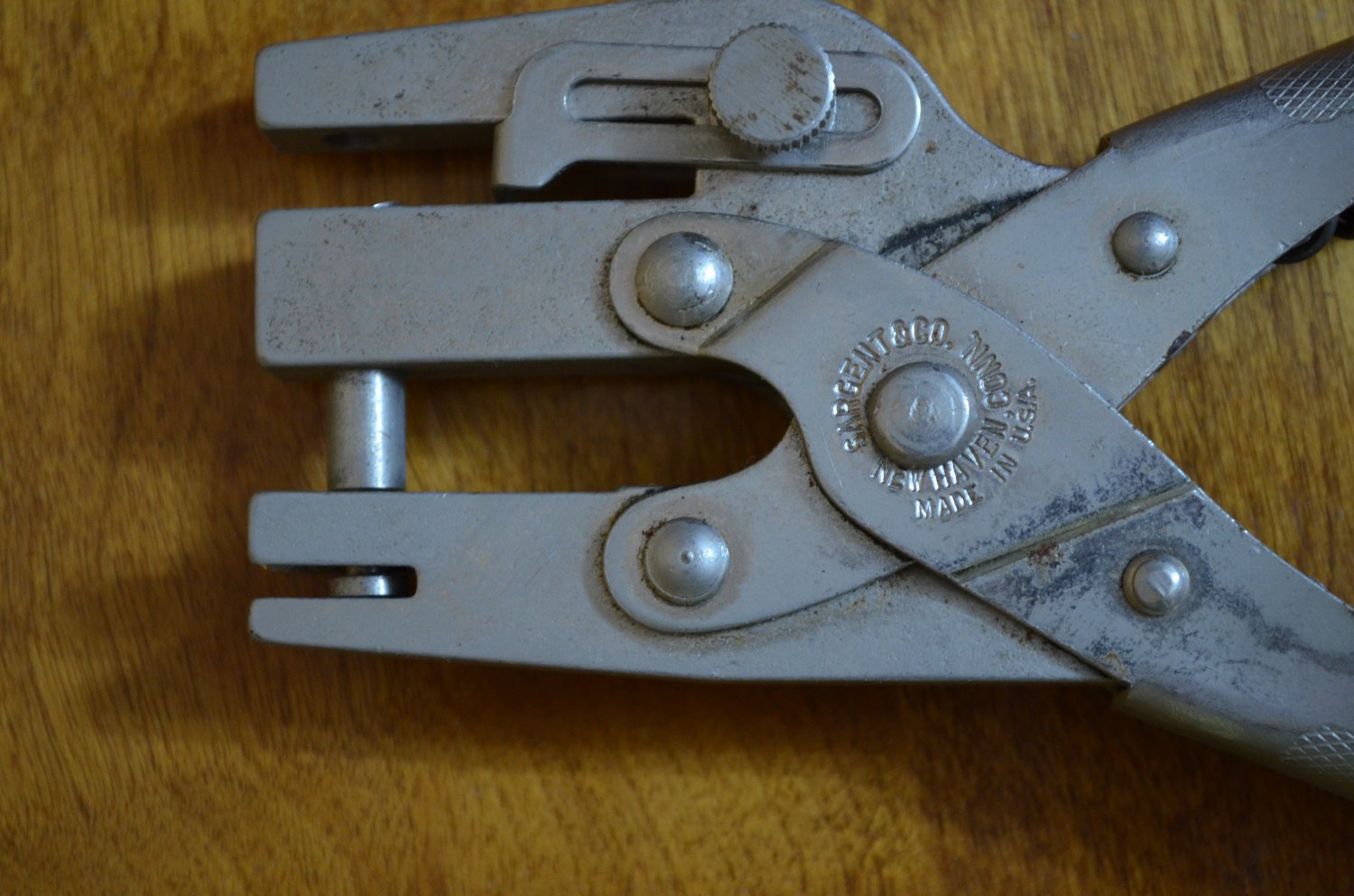 Sargent & Co Vintage Leather Hole Puncher Punch USA Spring Loaded