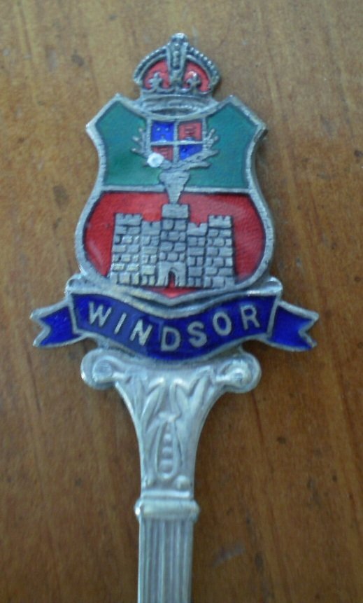 Vintage Souvenir Spoon Windsor Silverplated EPNS Coat of Arms Enamel