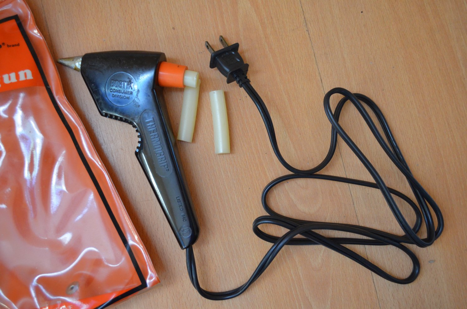 Vintage Bostik THERMOGRIP electric glue gun model 203 1976 Emhart USA ...