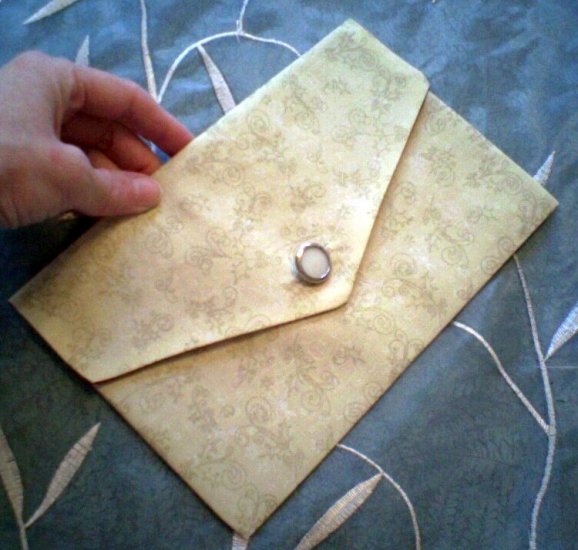 Reversible Envelope Clutch