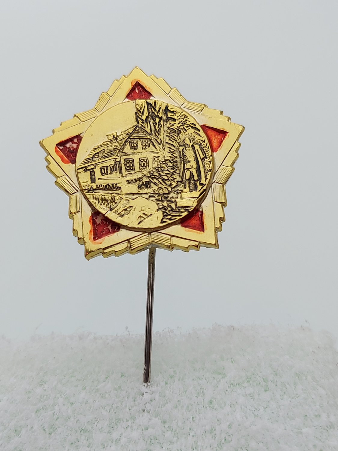 KUMROVEC - Memorial Park, World War II, Partisans, PETOKRAKA, antique pin, badge