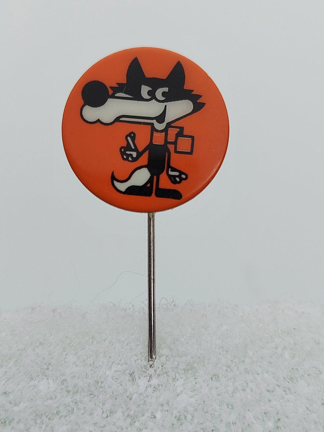 Olympic games, Olympiade SARAJEVO 1984. VUCKO mascote logo, vintage pin Bosnia