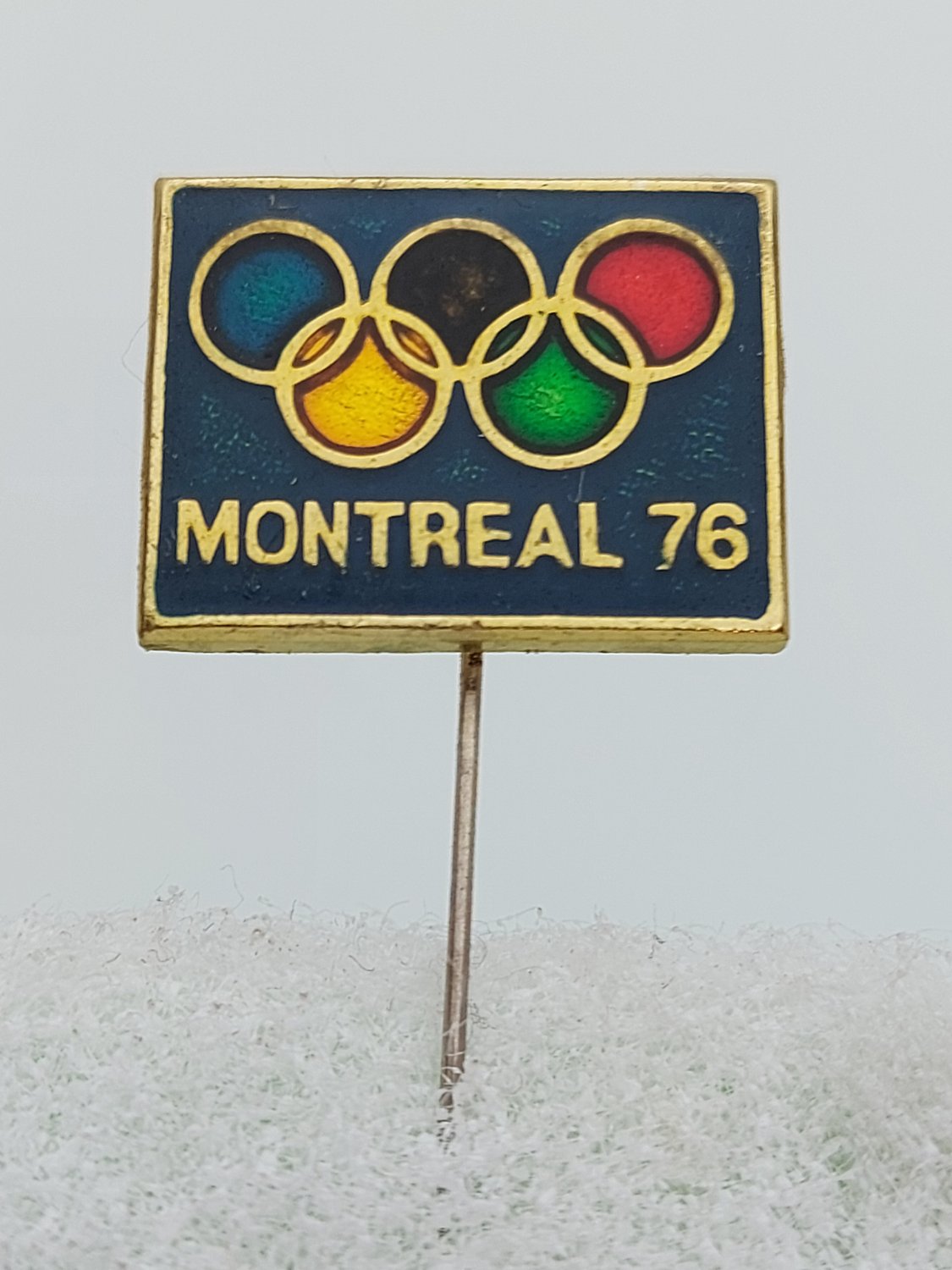 MONTREAL 76. Olympics games CANADA 1976, official logo, vintage pin badge !