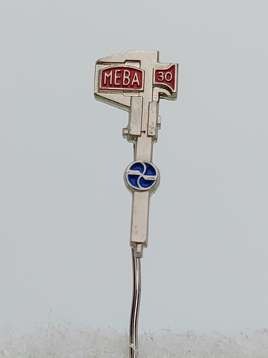 MEBA - Manual mechanical tool, moving measure, vintage pin, badge, abzeichen, lapel !
