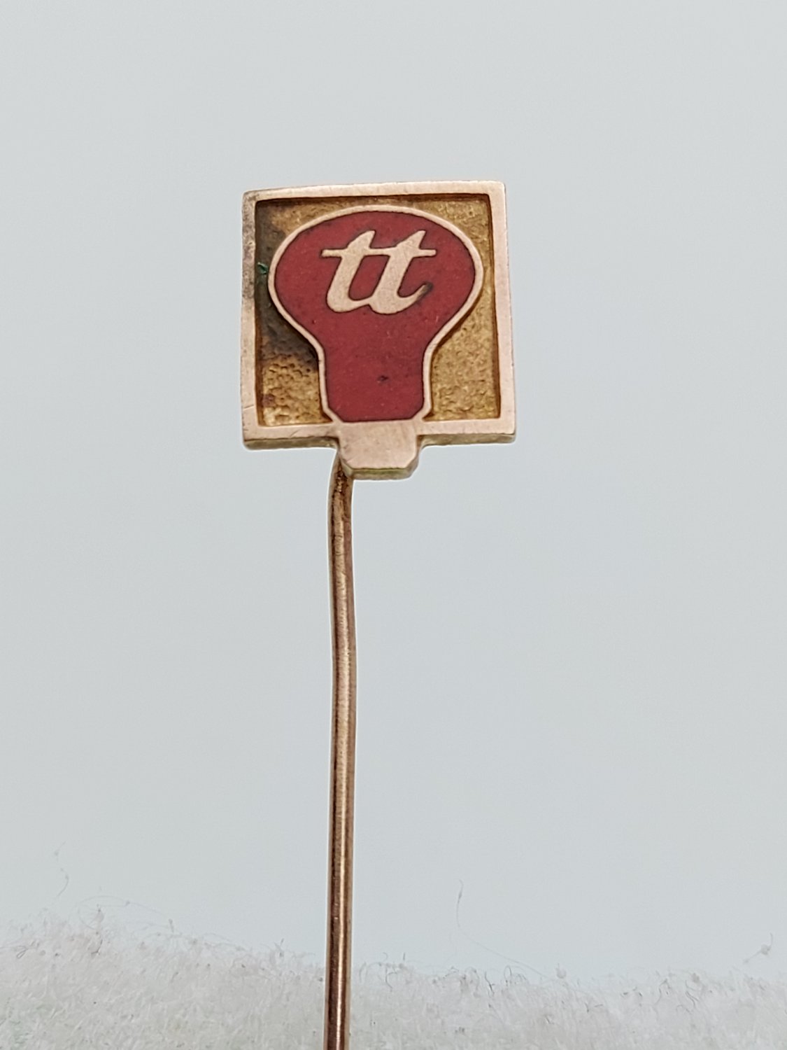 TT - TESLA TEZ Electronic industry light bulb, Zagreb Croatia, vintage pin,badge, lapel !