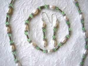 6-7mm White Pearl & Green Crystal Necklace Set