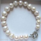 8-9mm Cultured Pearl Bracelet in Black or White 7.5" Long 8-9mm Cultured Pearl Bracelet in Black or White 7.5" Long