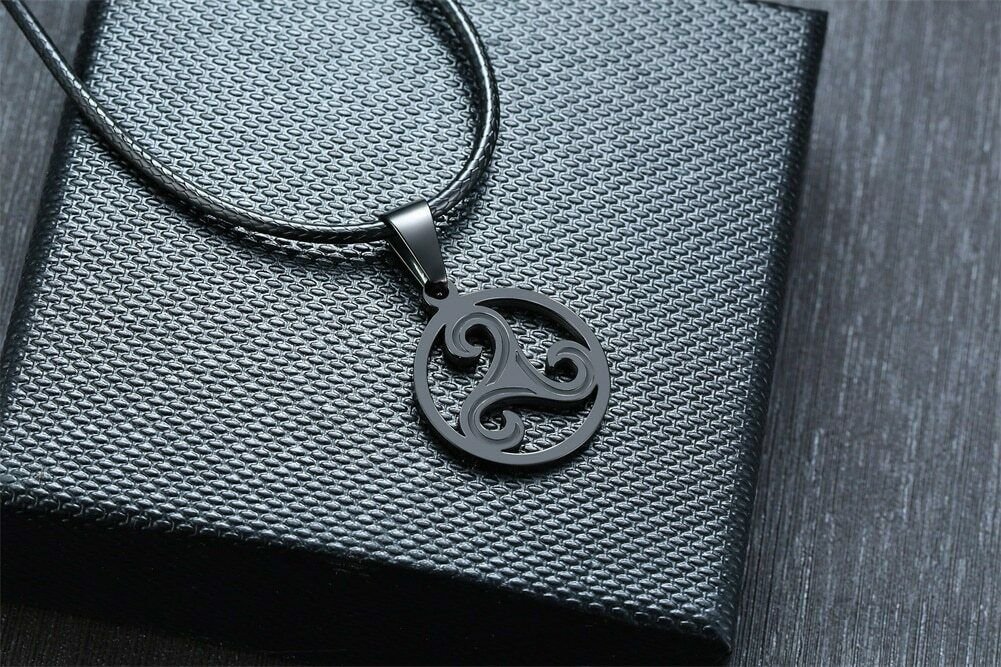 PENDANT TRISKEL PROTECTION REMOVE BLACK MAGIC EVIL EYE SPELL CAST DJINN SPIRIT