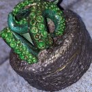 Tentacle storage container - GREEN  [0058]