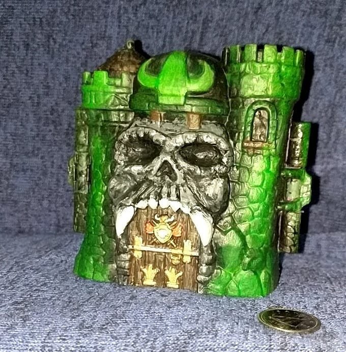 Castle Grayskull custom Glow-in-the-dark statue (MOTU Eternia Minis)