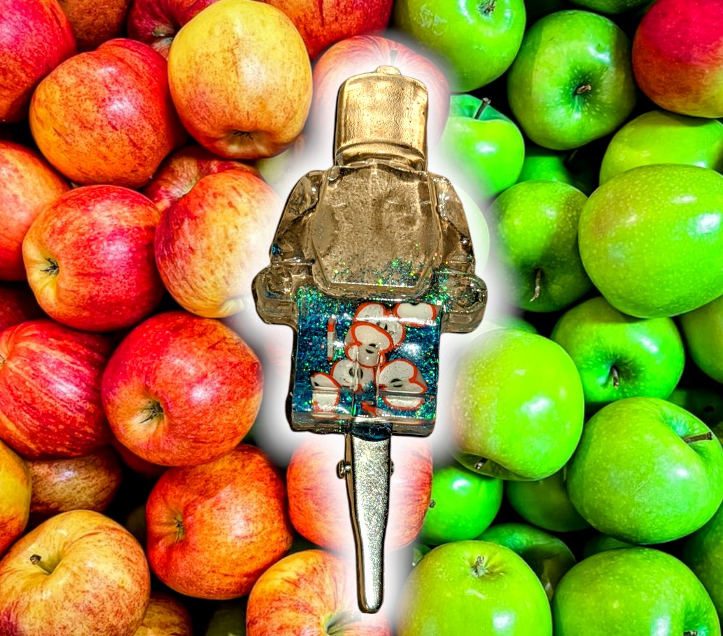 Lego Man, Jewellery Ninja/Cigarette Clip - Apple Bottom Jeans (Hand-Made / Each Clip is Unique)