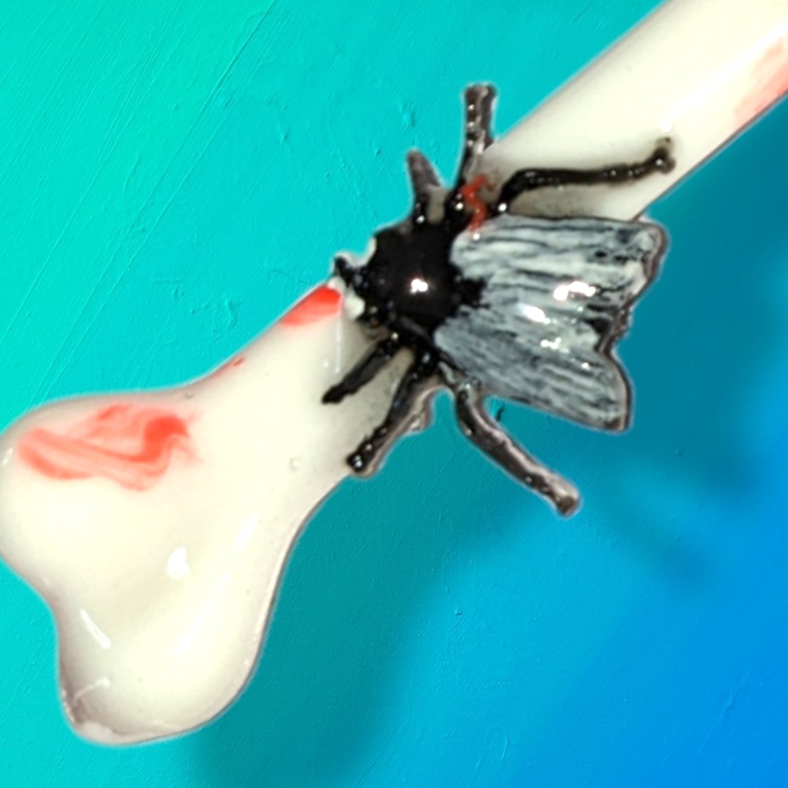 Glow-in-the-Dark Bone Fly, Jewellery Ninja/Cigarette Clip - The Fly