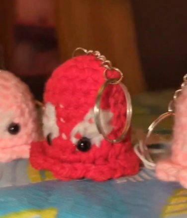 PACMAN Keychain &acirc;�&cent; RED - 2" tall Blinky Pac-Man Ghost crocheted - Amigurumi