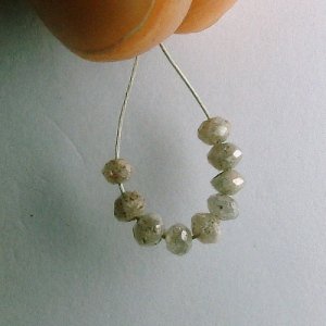 1.00 ct. Diamond Bead Collection – intense silver sparkle