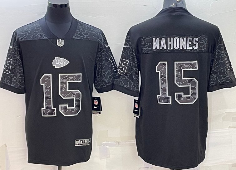 Patrick Mahomes #15 Kansas City Chiefs Vapor Rush Black Stitched Jersey.