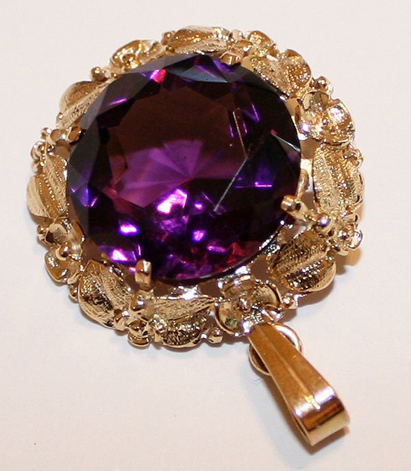 9.292 Grams 14K Yellow Gold Pendant with Large, Deep Purple Amethyst ...