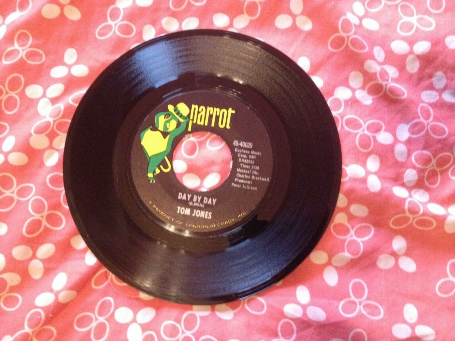 TOM JONES - HELP YOURSELF/DAY BY DAY*1968 45-40029 PARROT*POP/R & B*