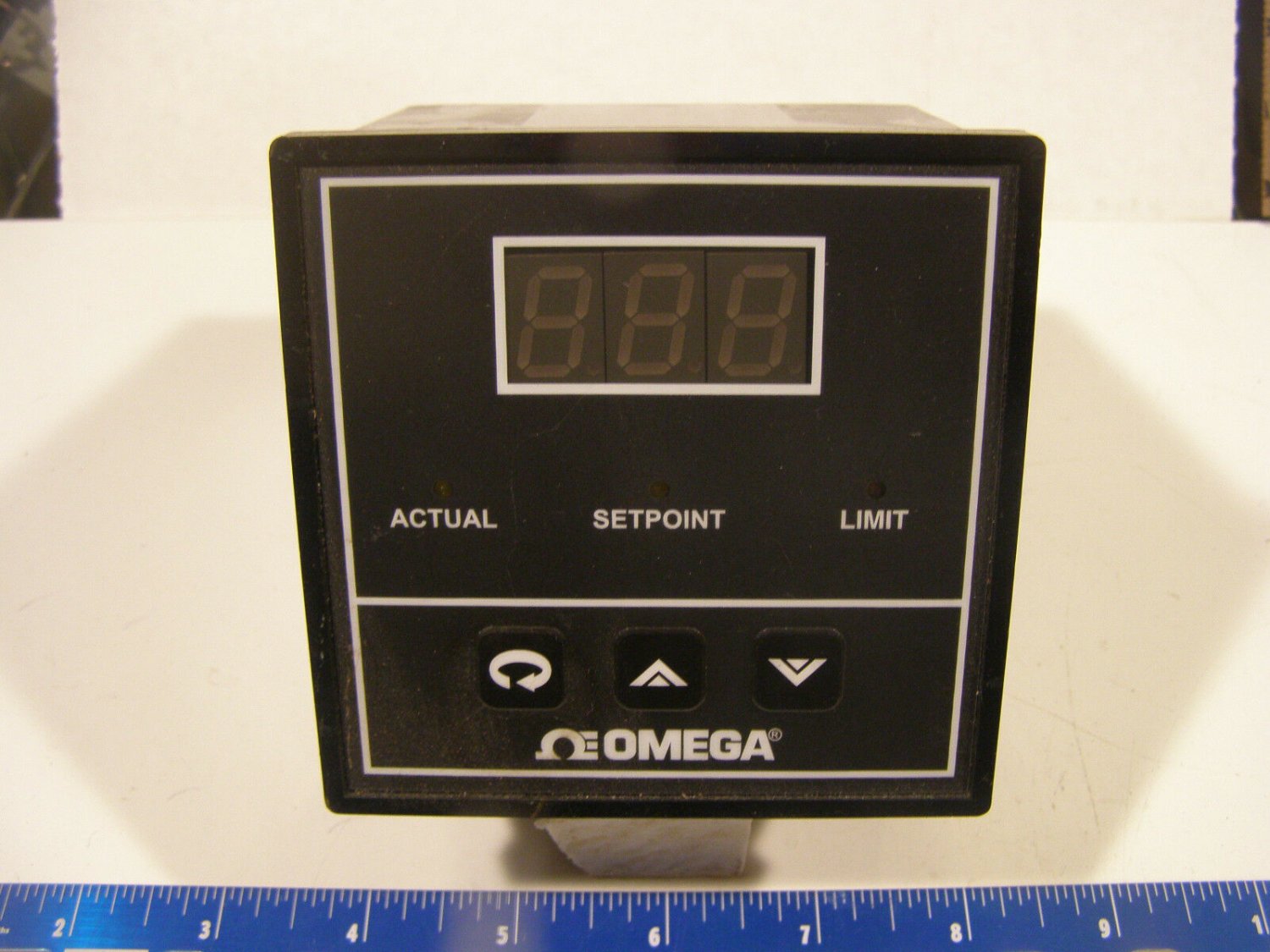 Omega Digital Temperature Controller CN8121-R1 Range 0-999F FREE SHIPPING