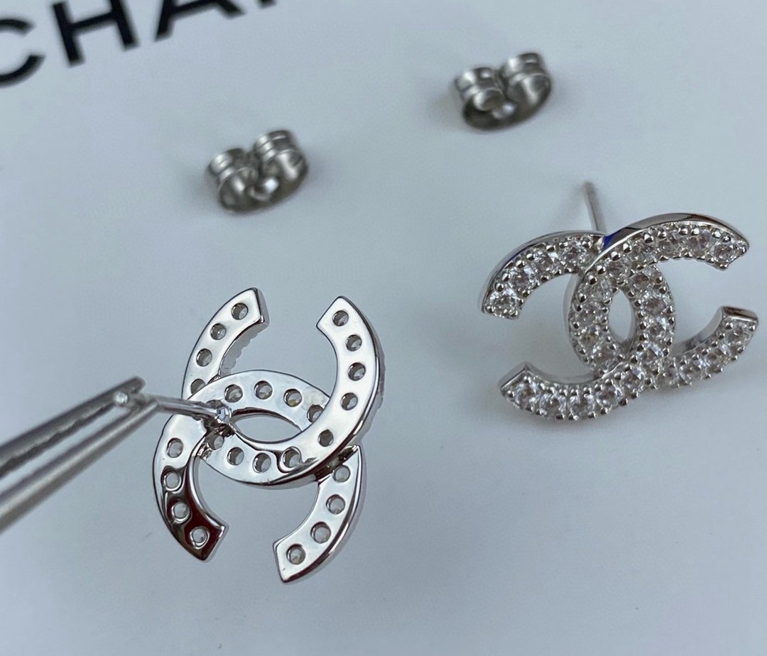 Quality Upgrade Chanel LOGO Earrings Diamonds