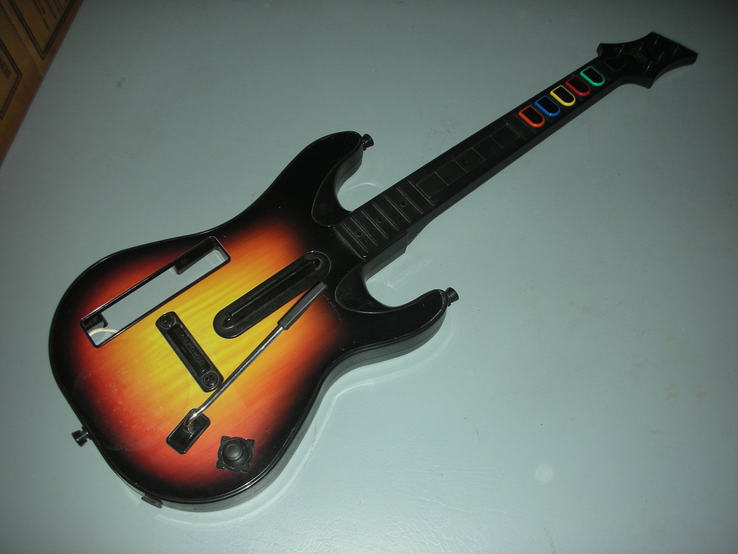 Nintendo Wii Guitar Hero World Tour Activision Red Octane Controller, Sunburst