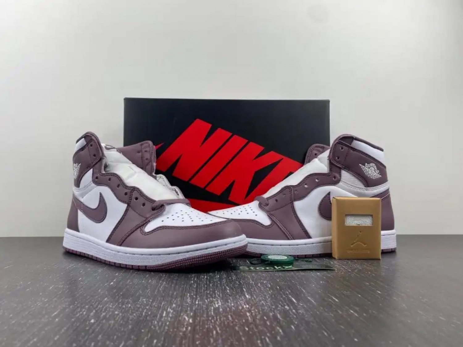 Air Jordan 1 High OG WhiteSky J Mauve