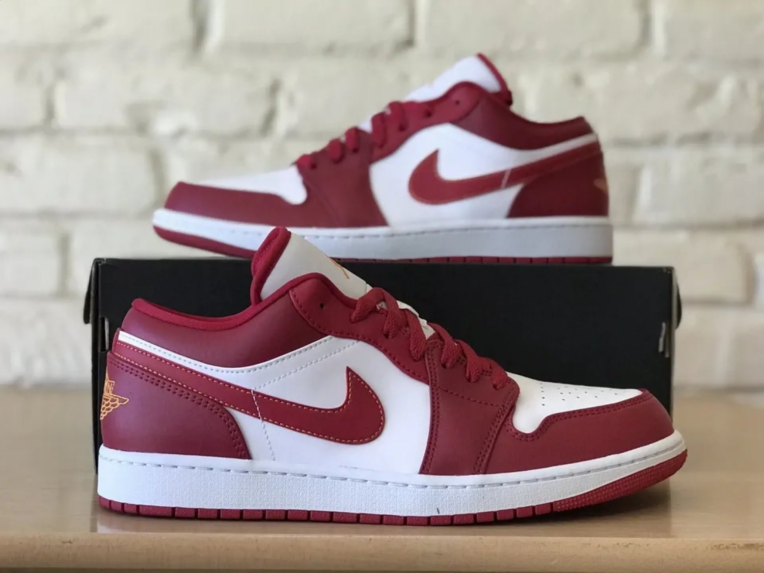 Air Jordan 1 Low 'Cardinal Red'
