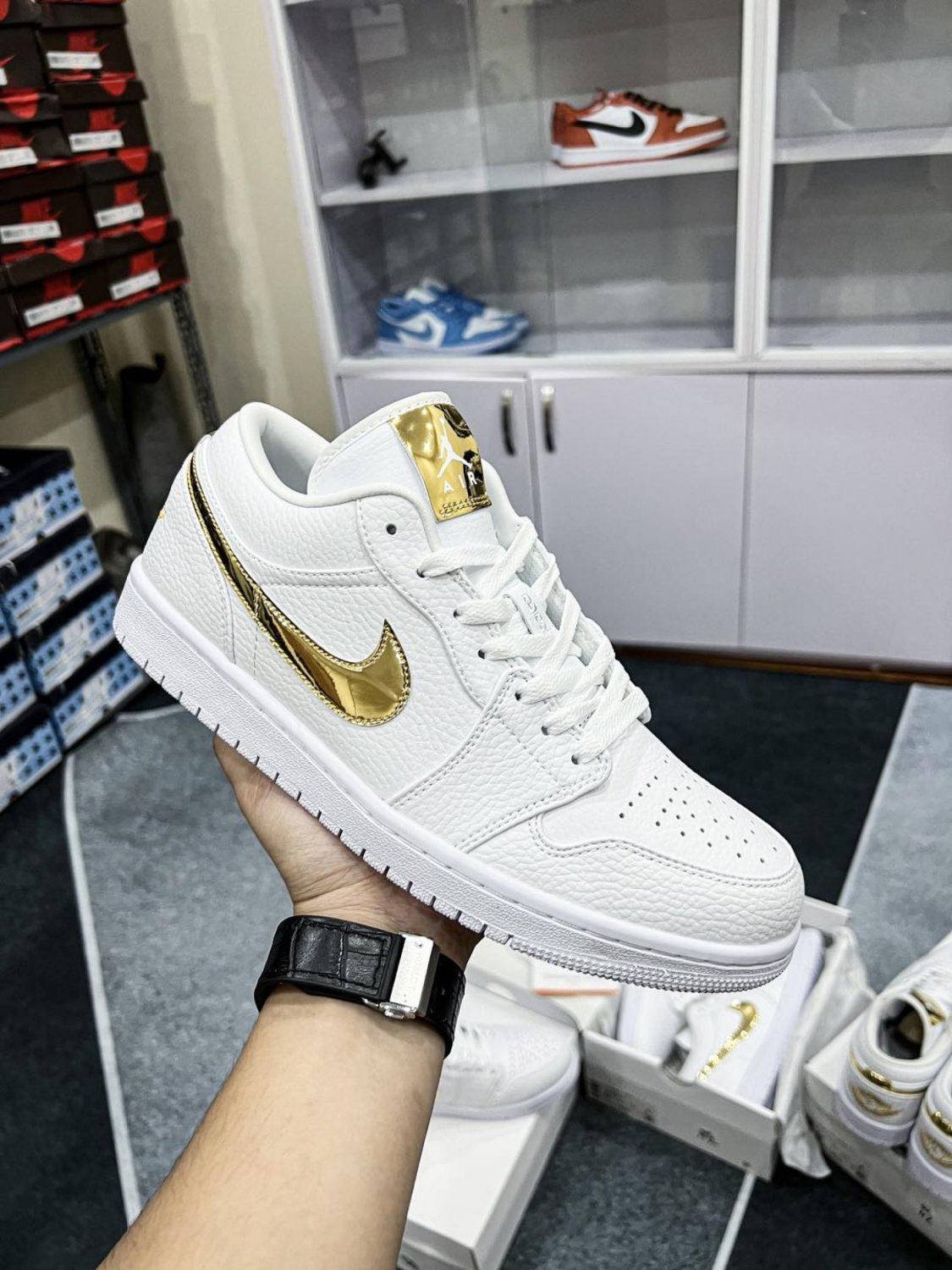 Air Jordan 1 Low 'White Metallic Gold'