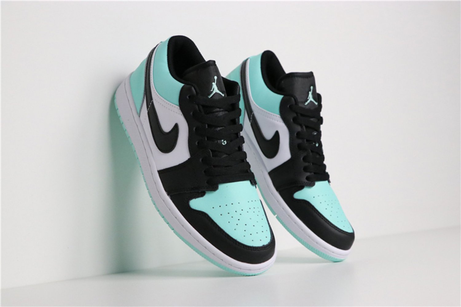 Air Jordan 1 Low WhiteEmerald Rise-Black