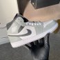 Air Jordan 1 Mid &acirc;��Light Smoke Grey&acirc;��