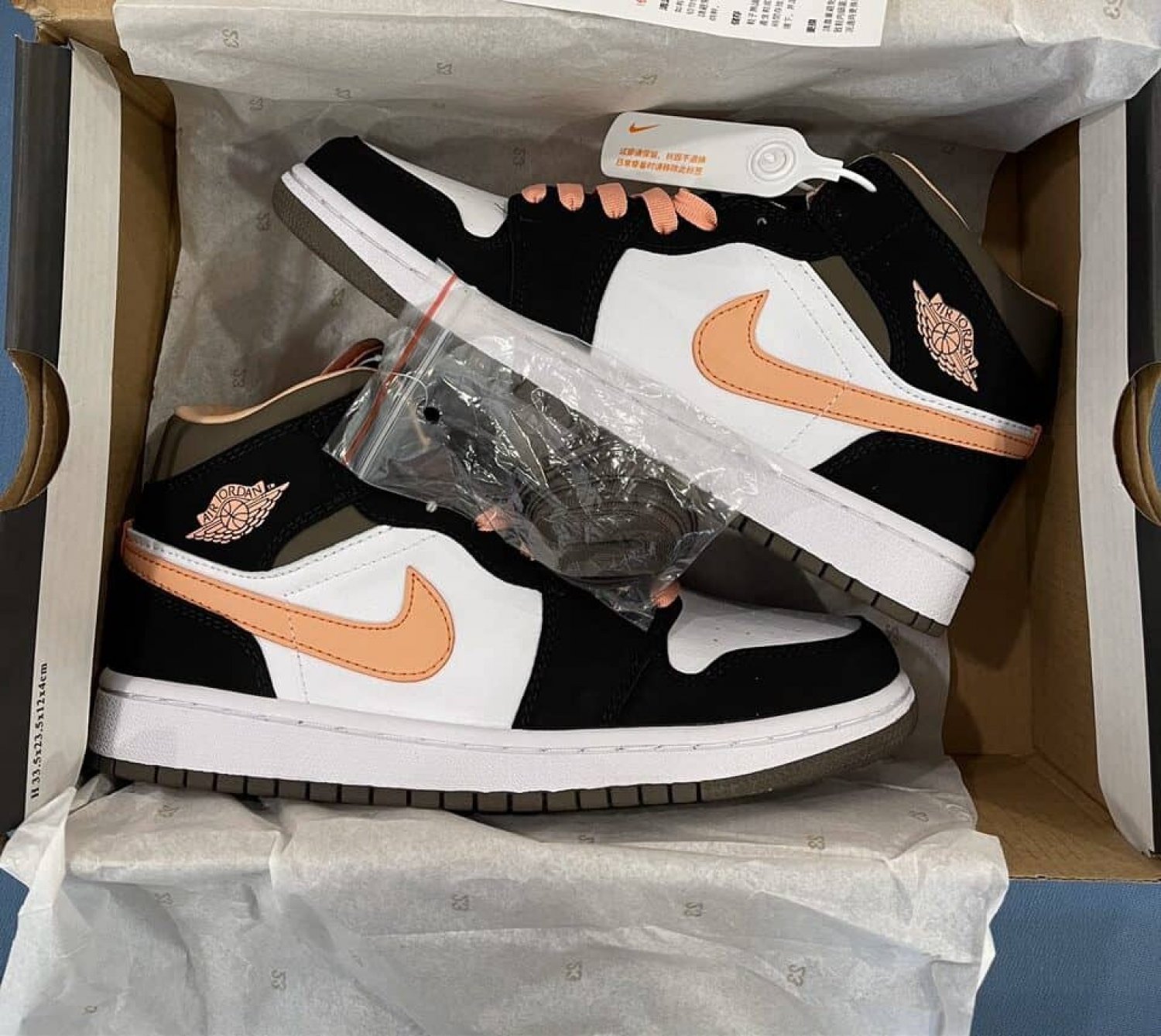 Air Jordan 1 Mid 'Peach Mocha'