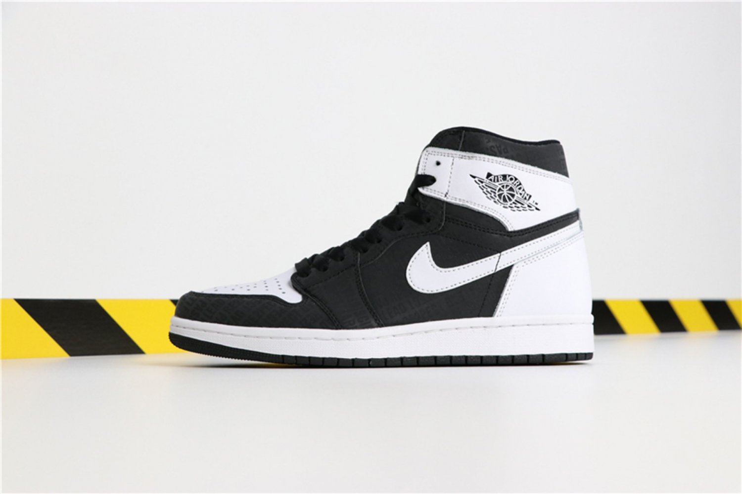 Air Jordan 1 Retro High OG &acirc;��RE2PECT&acirc;�� 555088-008