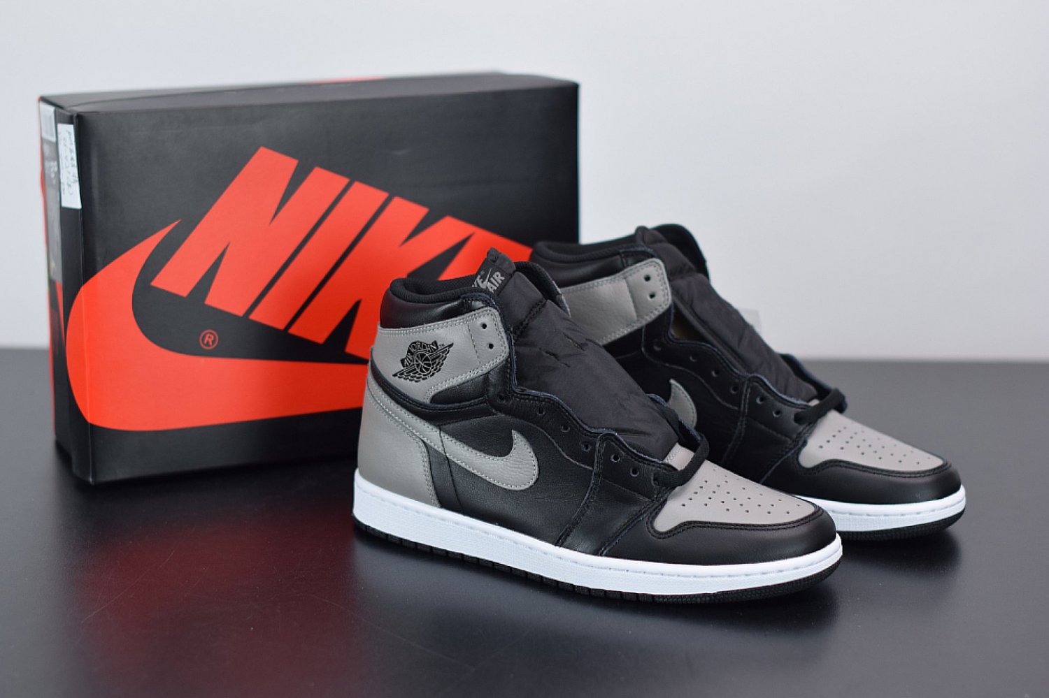 Air Jordan 1 Retro High OG &acirc;��Shadow&acirc;�� 555088-013