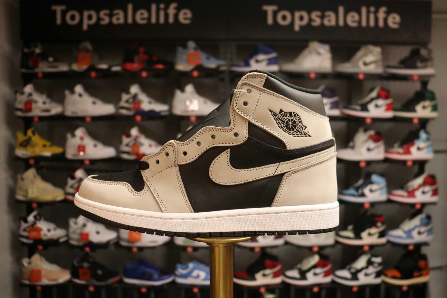 Air Jordan 1 Retro High OG 'Shadow 2.0'