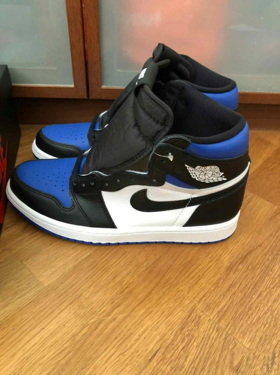 Air Jordan 1 Retro High Royal Toe